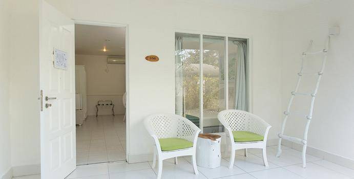 Veranda, Equator Village