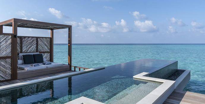 Sunset Water Villa mit Pool, Four Seasons Resort Maldives