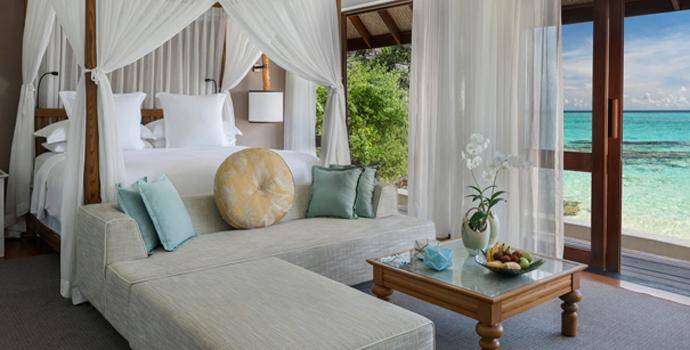 Schlafzimmer, Three Bedroom Land and Ocean Suite, Four Seasons Resort Maldives