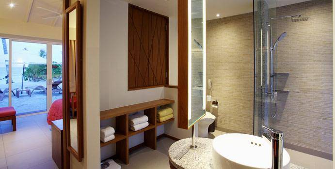 bad, Ocean Front Beach Villa, Centara Ras Fushi Resort & SPA