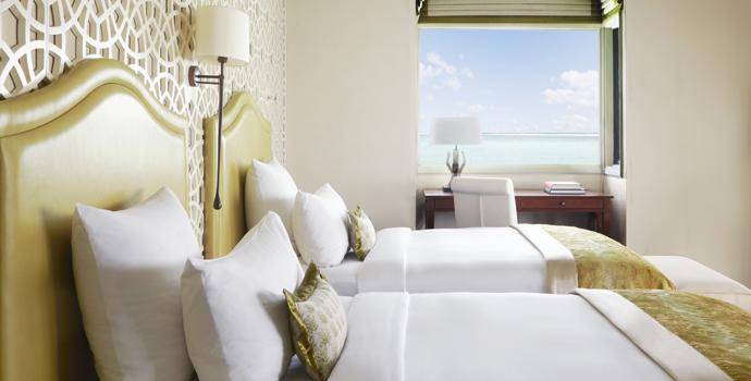 Schlafen Twinbett, The Rehendi Presidential Overwater Suite with Pool, Taj Exotica Maldives Resort & SPA