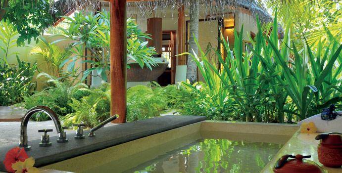 Badewanne im Garten, Double Storey Beach Villa, Constance Halaveli Resort