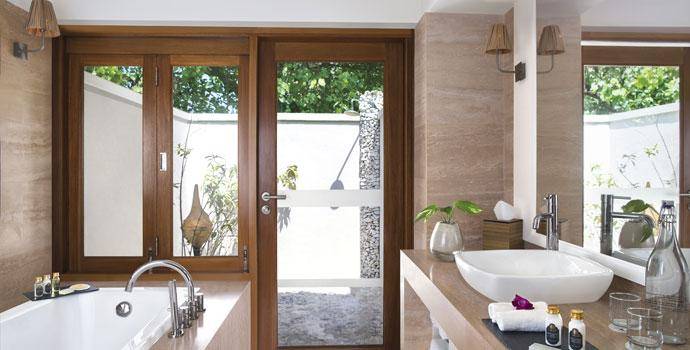 Badezimmer, Deluxe Beach Villa, Taj Coral Reef Resort & Spa