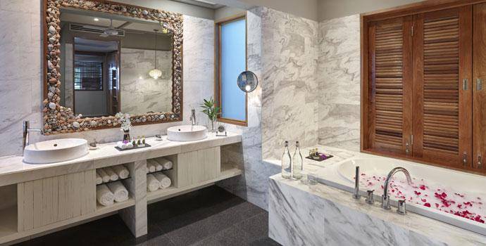 Badezimmer, Nirvana Beach Presidential Suite, Taj Coral Reef Resort & Spa