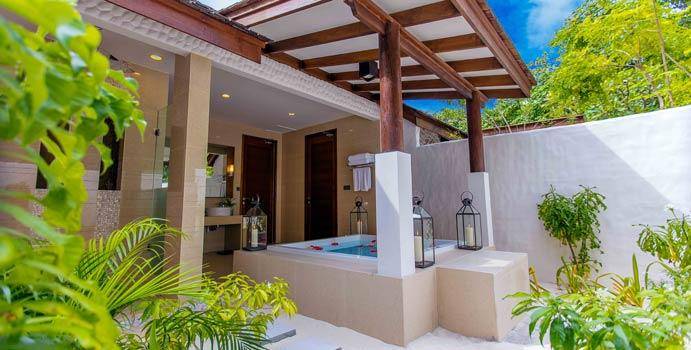 Bad, Deluxe Sunset Beach Villa with Pool, Hideaway Beach Resort & SPA