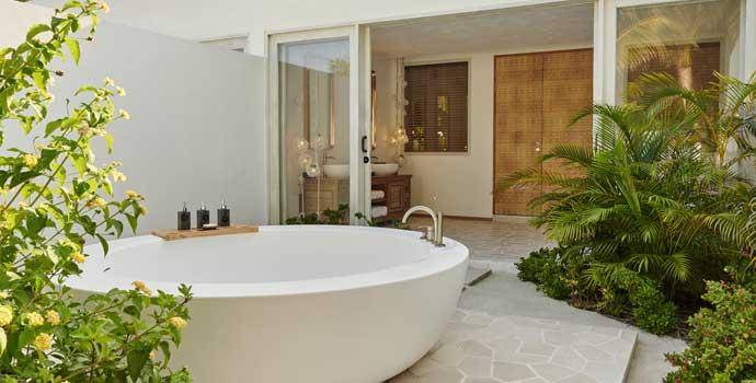 Badezimmer, Five Bedroom Beach Sunset Villa, Fairmont Maldives Sirru Fen Fushi