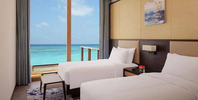 Schlafen, 3 Bedroom Overwater Villa with Private Pool, Radisson Blu Resort Maldives