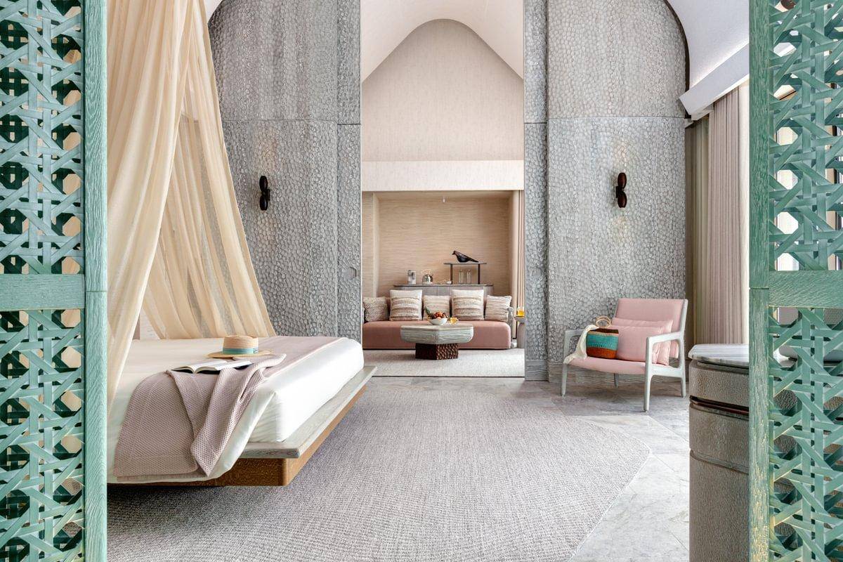 JOALI BEING | Sunset Grand Ocean Pool Villa | Schlaf- und Wohnraum