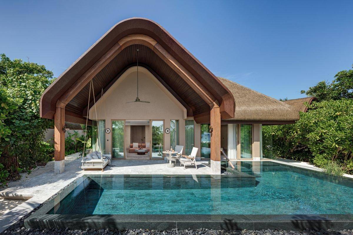 JOALI BEING | Grand Beach Pool Villa | Frontansicht