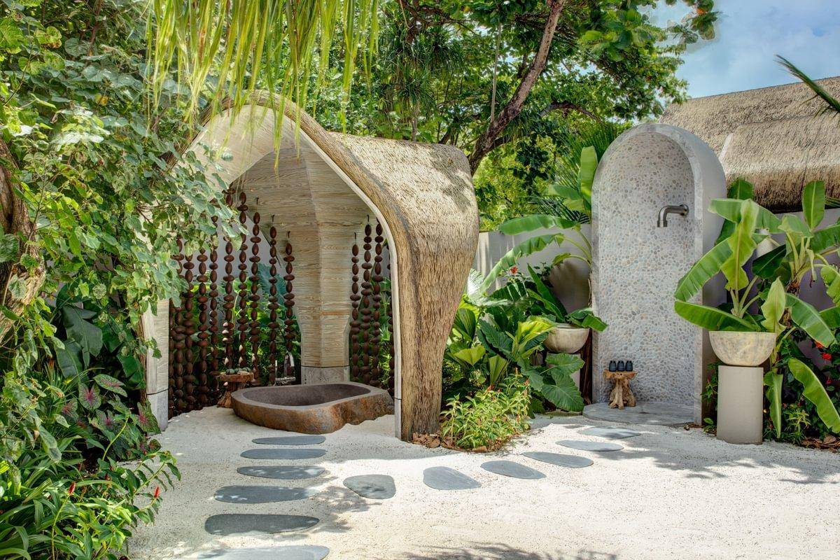 JOALI BEING | Two Bedroom Beach Pool Villa | Außendusche
