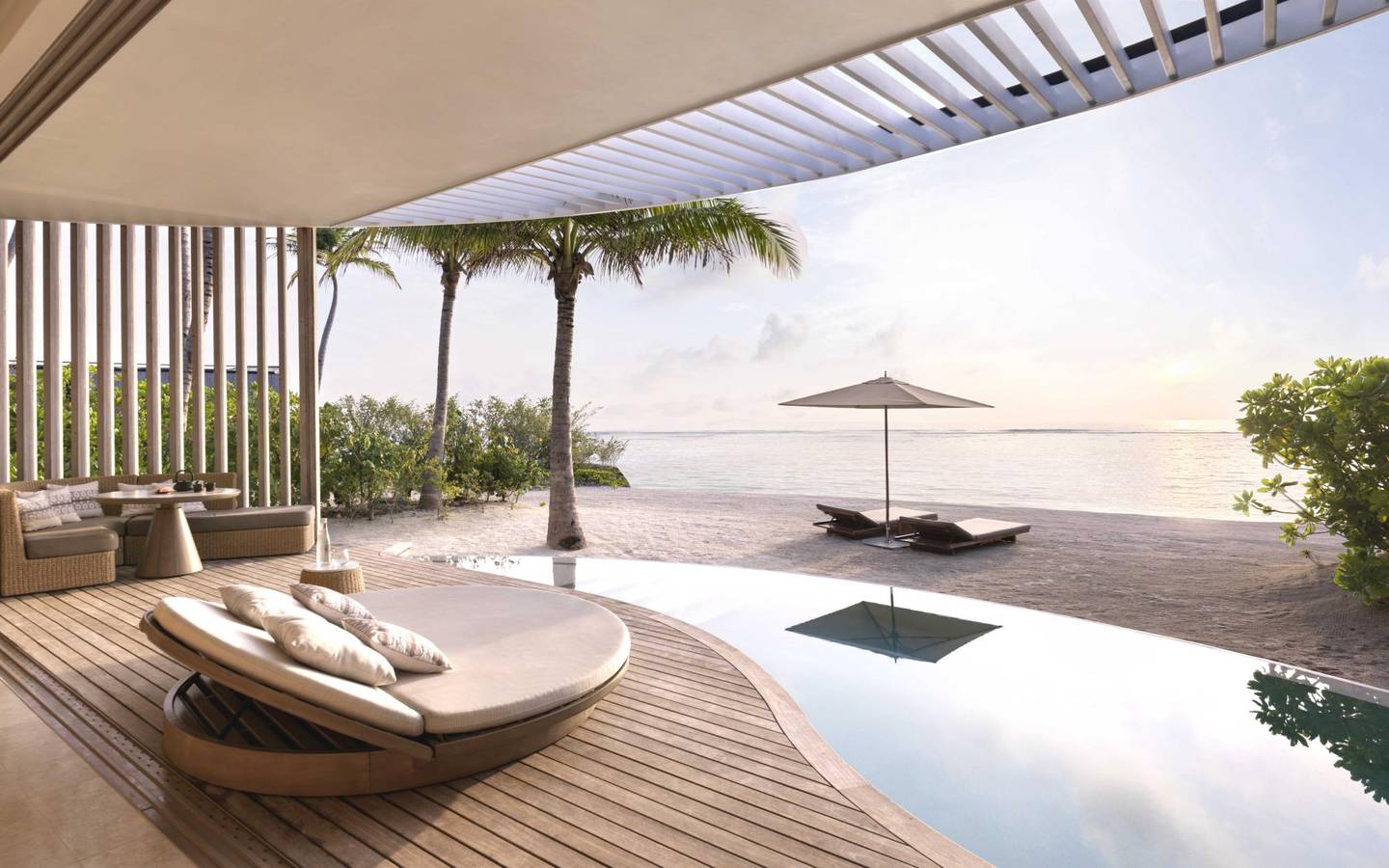 The_Ritz_Carlton_Maldives_Fari_Islands_Sunset_Beach_Pool_Villa_Pool
