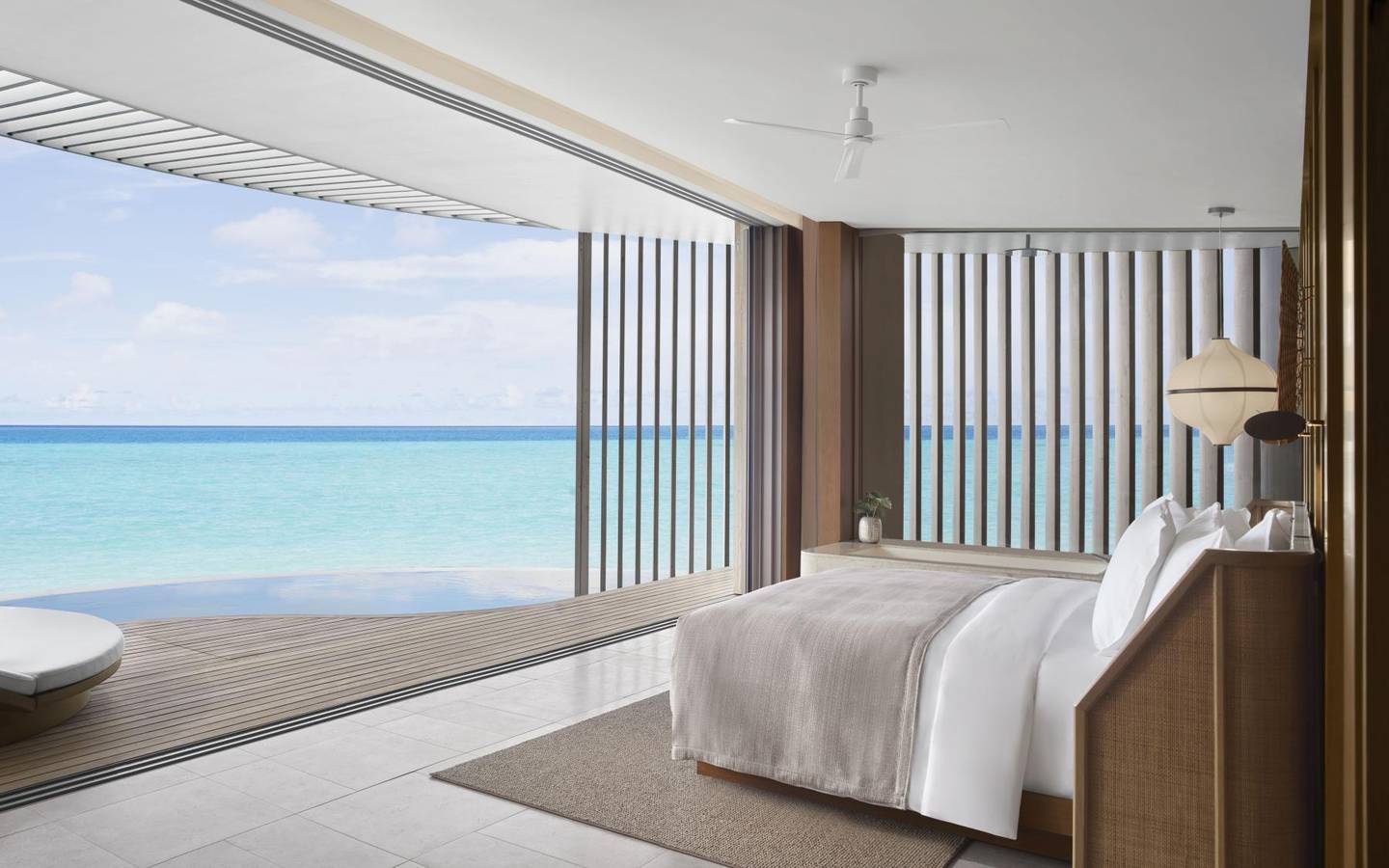 The_Ritz_Carlton_Maldives_Fari_Islands_Ocean_Pool_Villa_Schlafen