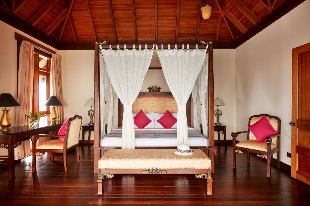 Sun Siyam Vilu Reef, Malediven, Two Bedroom Water Villa with Pool, Schlafzimmer
