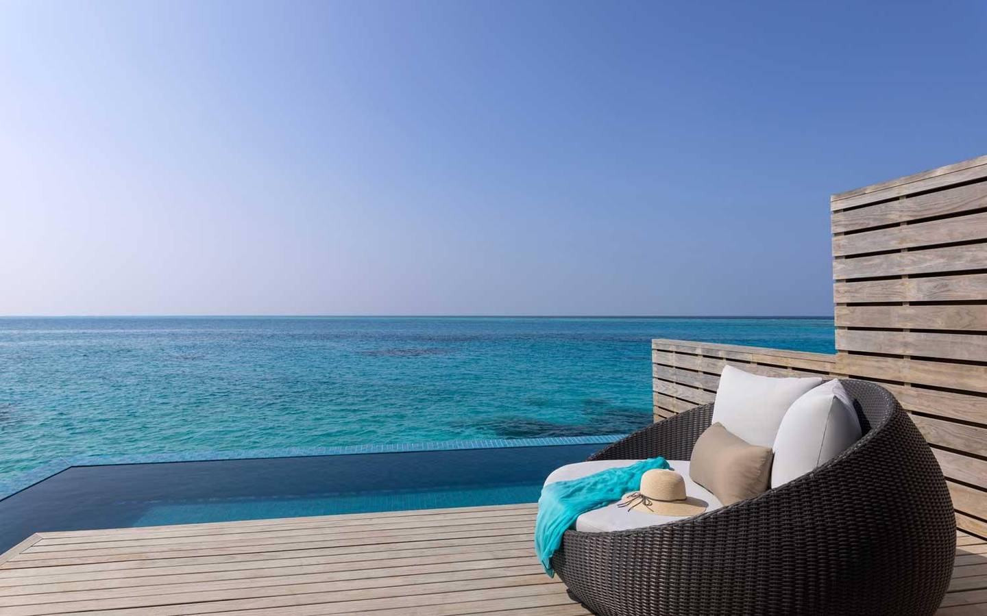 Avani Over Water Pool Villa, Terrasse