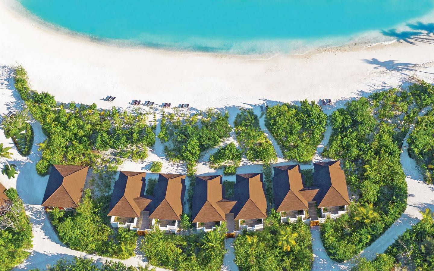 varu-by-atmosphere-maldives-family-beach-villla-aerial-beach