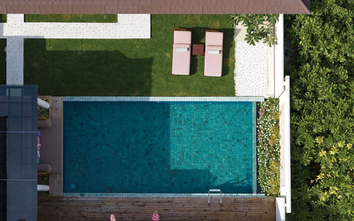 varu-by-atmosphere-maldives-the-majlis-suite-pool-aerial