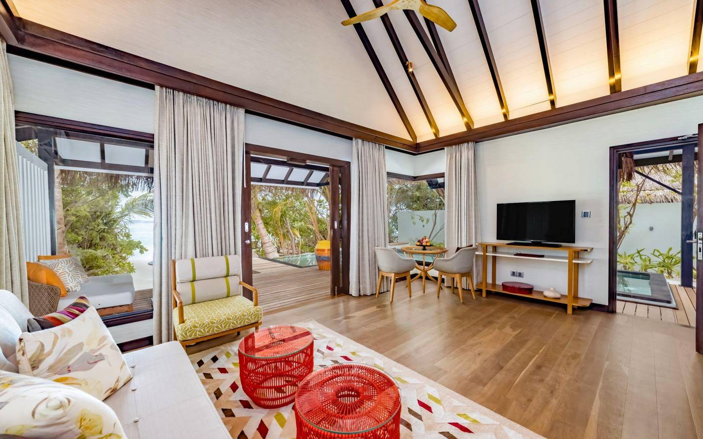 ozen-life-maadhoo-maldives-earth-pool-pavilion-living-room-view