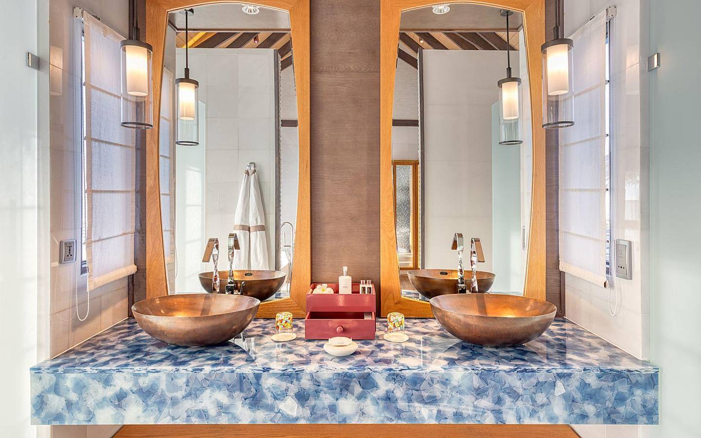 ozen-life-maadhoo-maldives-wind-villa-bathroom