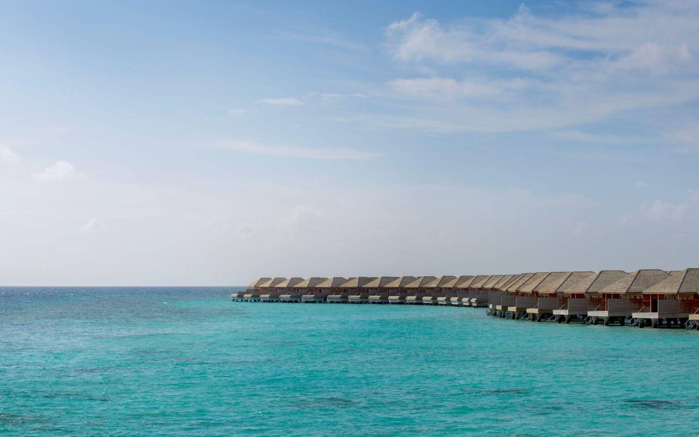 Hurawalhi Island Resort, Malediven, Ocean Villa, Villen auf Stelzen über dem Wasser