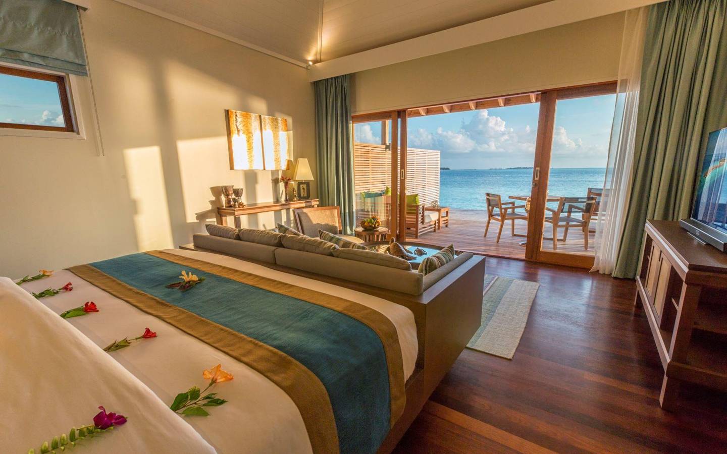 Hurawalhi Island Resort, Malediven, Ocean Villa, Schlafzimmer