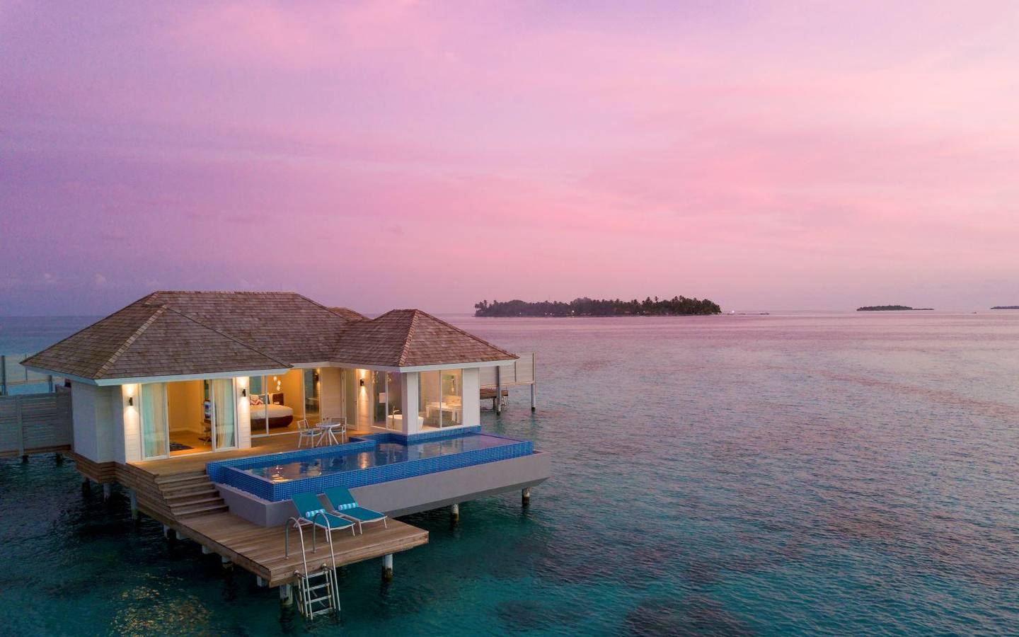 Kandima, Sunset Aqua Pool Suite