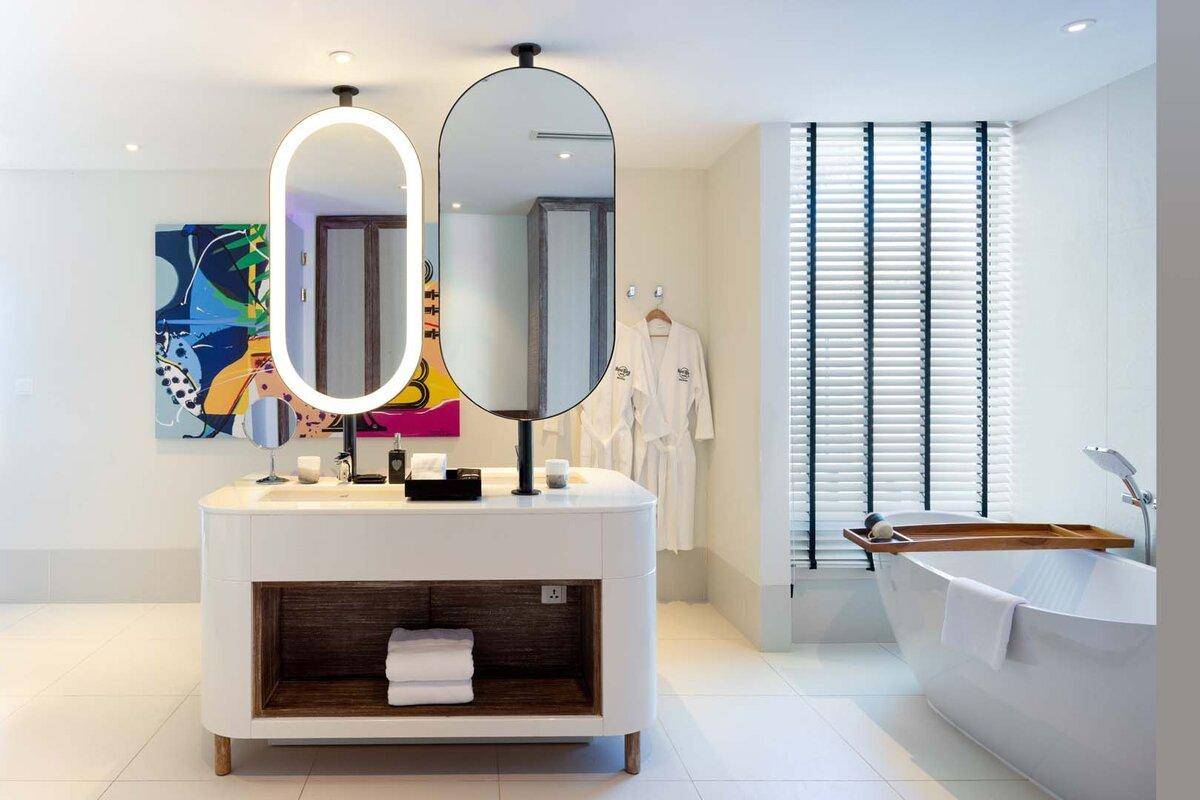 bad, Platinum Overwater Villa