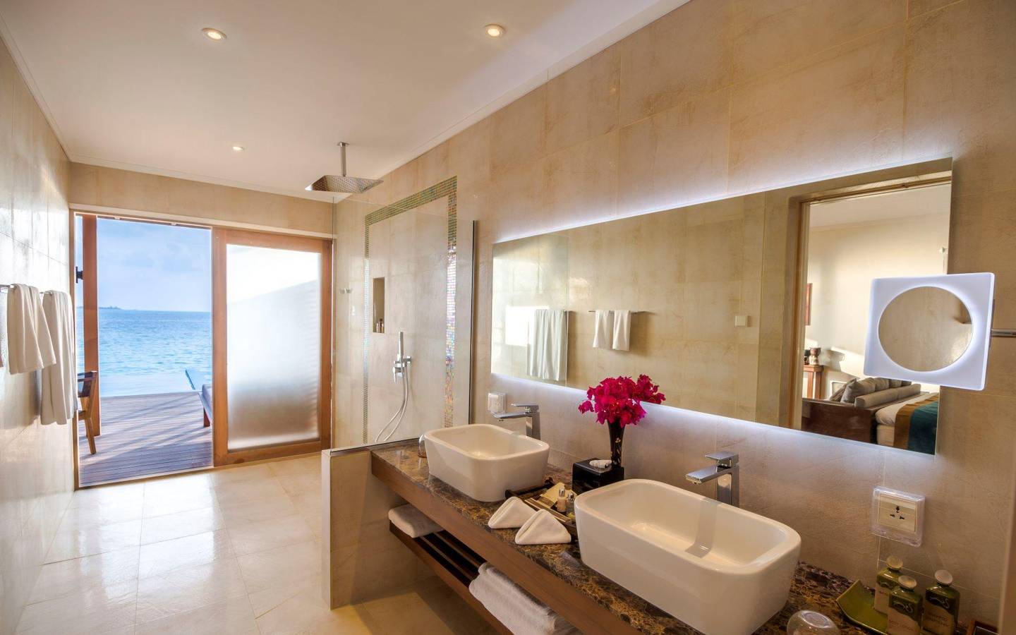 Hurawalhi Island Resort, Malediven, Ocean Pool Villa, Badezimmer