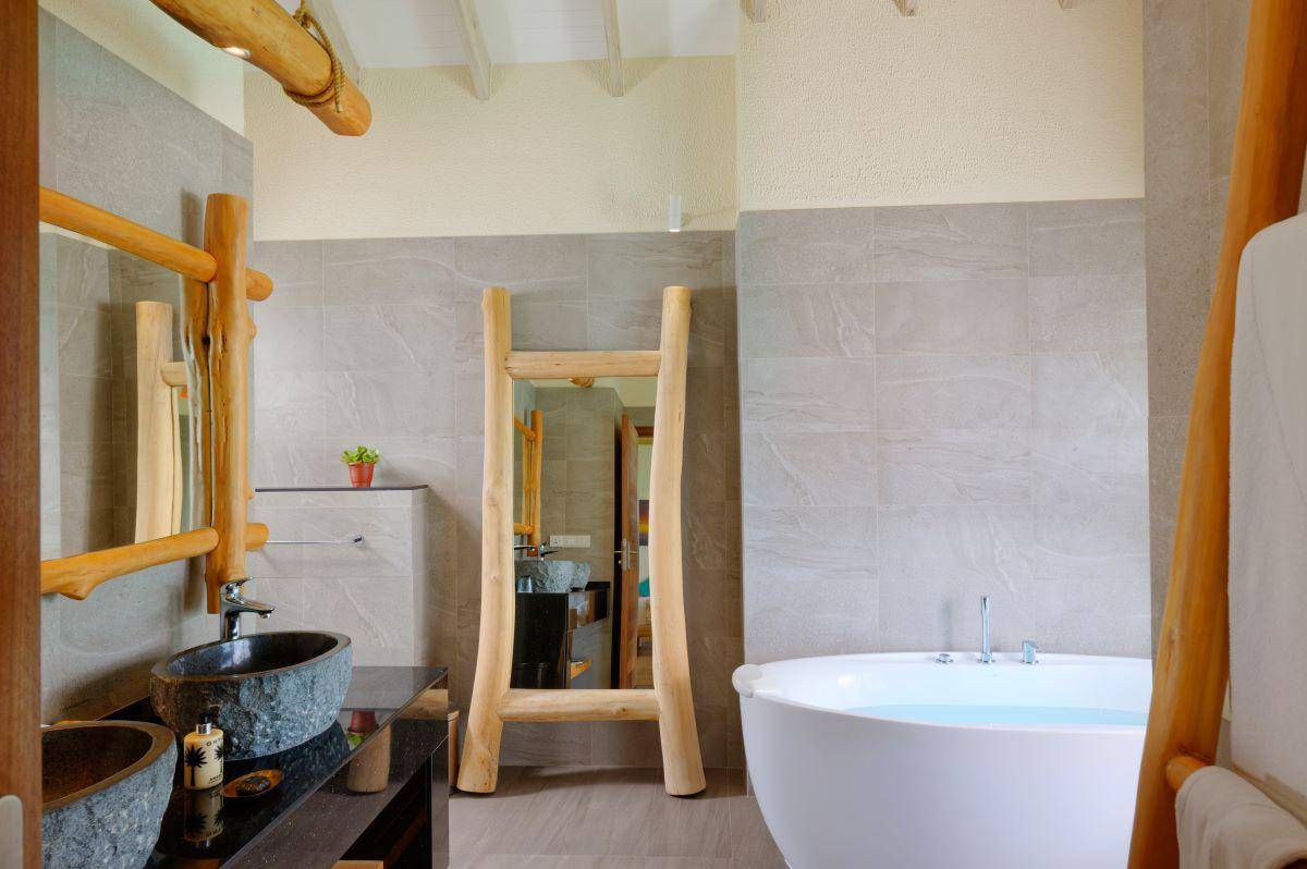 Aqua Suite with Slide