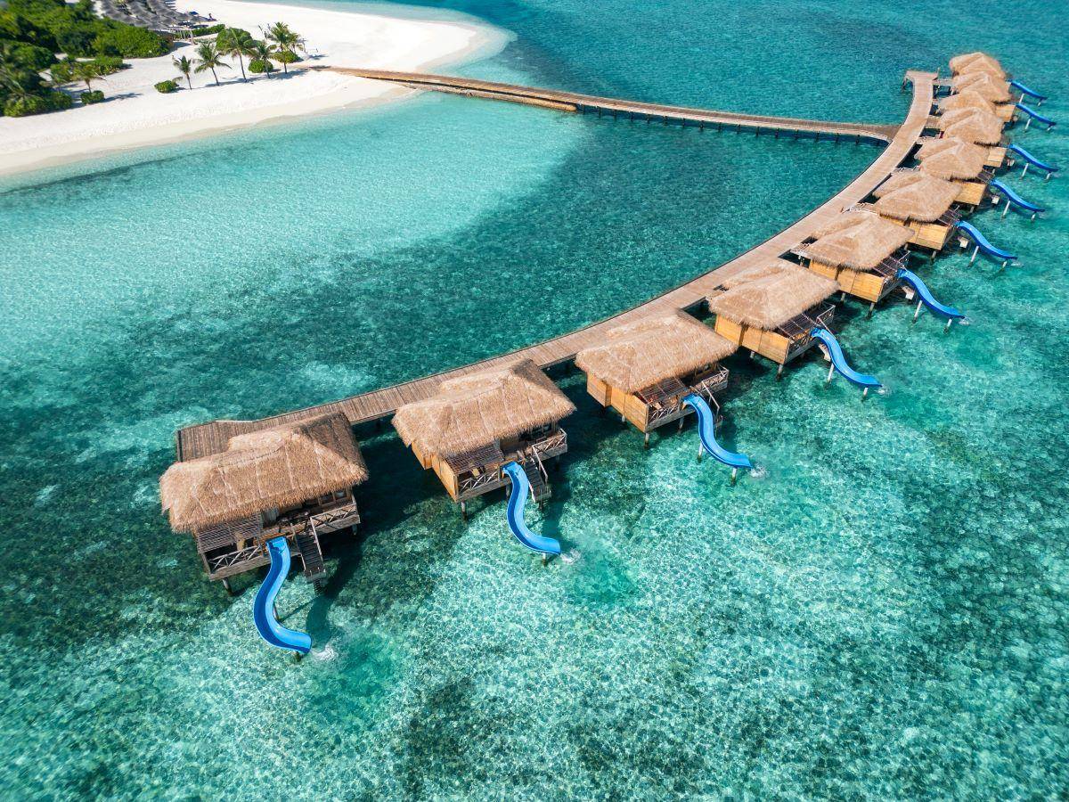 Aqua Suite with Slide