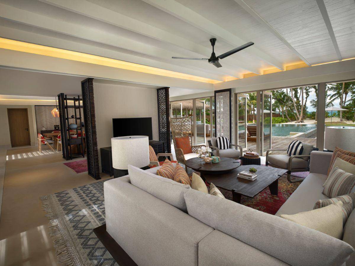 InterContinental Maldives Maamunagau Resort, Three Bedroom Royal Beachfront Residence, Wohnen