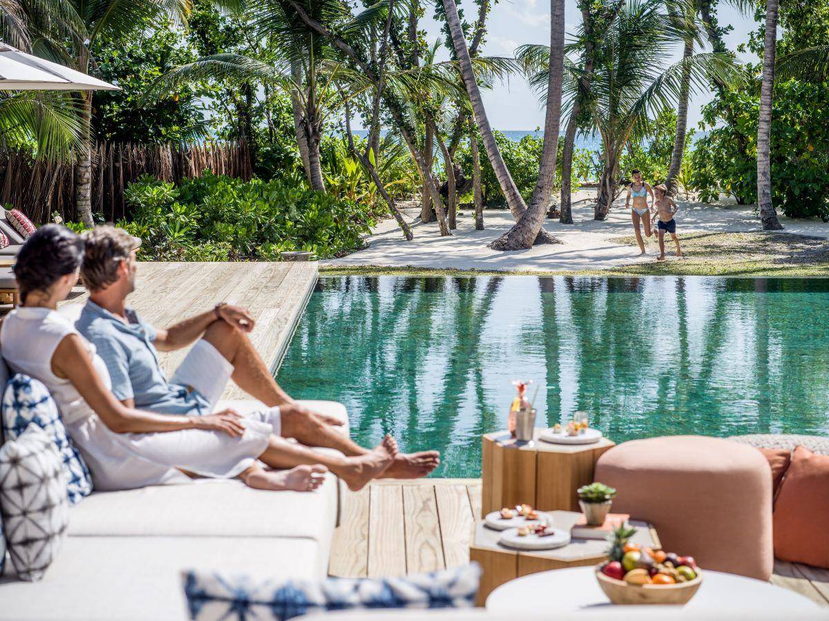 InterContinental Maldives Maamunagau Resort, Three Bedroom Royal Beachfront Residence, Couple