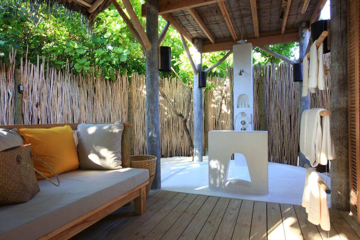 Six Senses Laamu, Ocean Beach Villa with Pool, Badezimmer