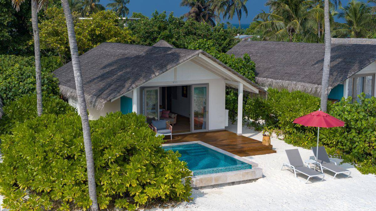 Cora Cora Maldives, Beach Pool Pavilion, Außenansicht mit Pool und Terrasse