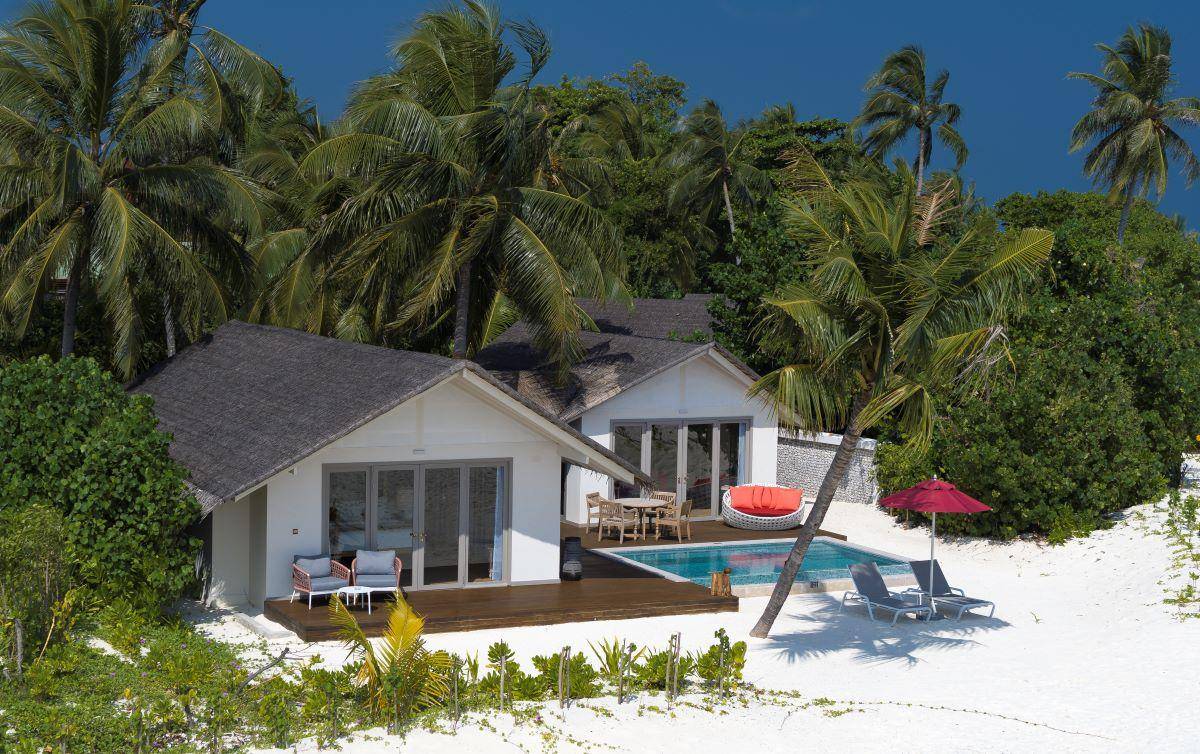 Cora Cora Maldives, Beach Pool Suite, Außenbereich mit Pool, Strand und Terrasse