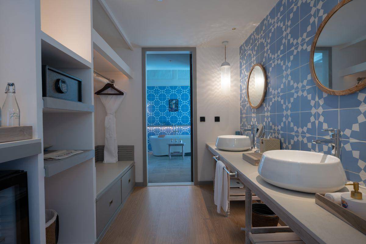 Cora Cora Maldives, Lagoon Pool Villa, Badezimmer mit 2 Waschbecken