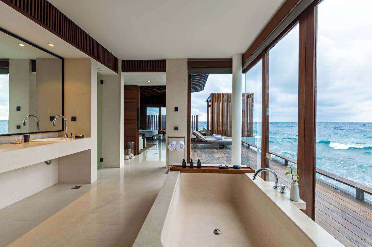 Park Hyatt Maldives Hadahaa, Overwater Sunset Pool Villa, Badezimmer mit Meerblick