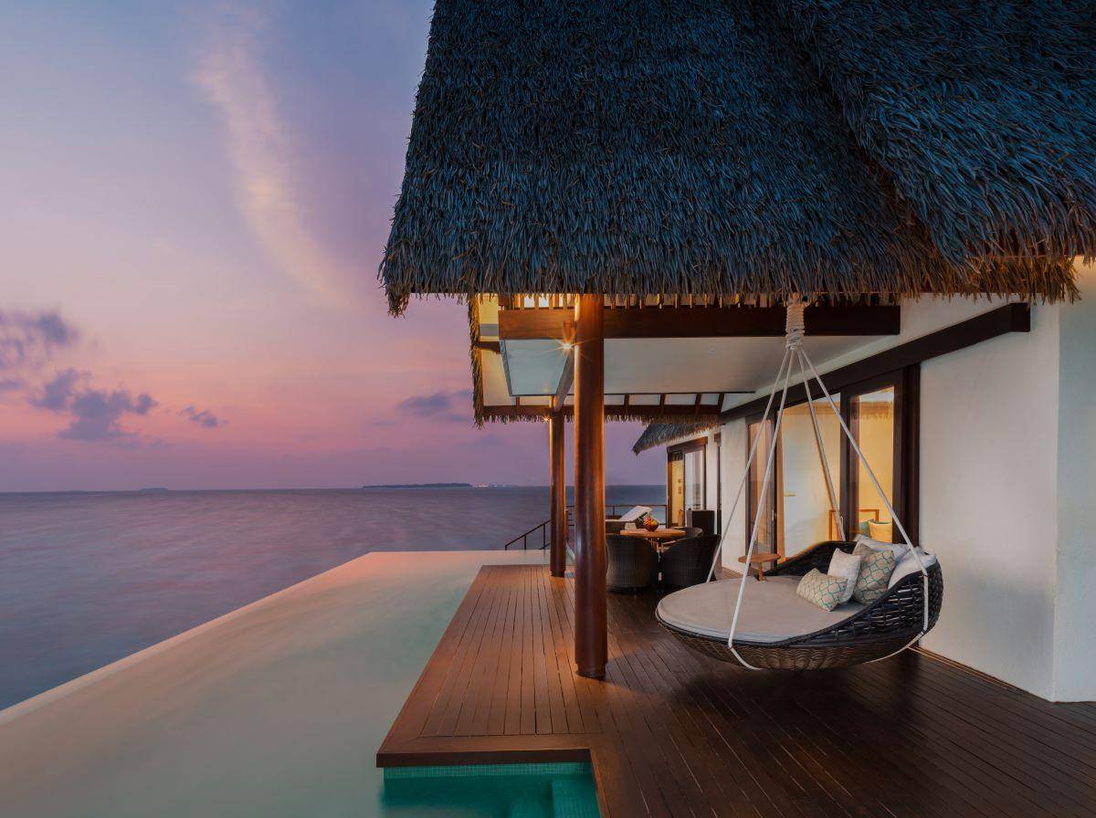 Heritance Aarah, Ocean Suite, Terrasse mit Schaukel