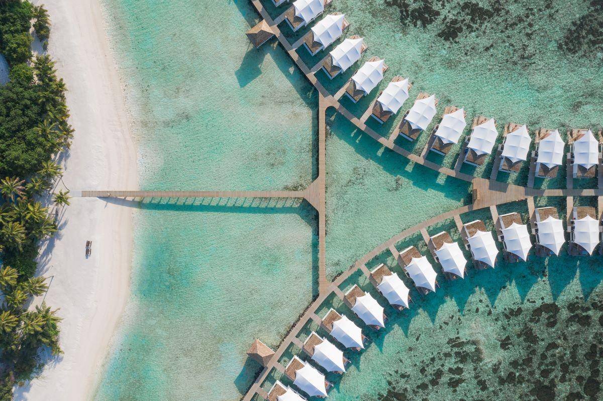 Cinnamon Hakuraa Huraa Maldives, Malediven, Water Bungalow, Bungalows auf Stelzen über dem Wasser