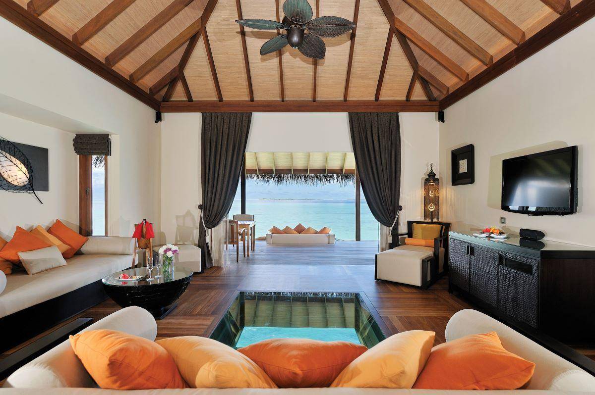 Ayada Maldives, Malediven, Sunset Ocean Suite with Pool, Wohnbereich
