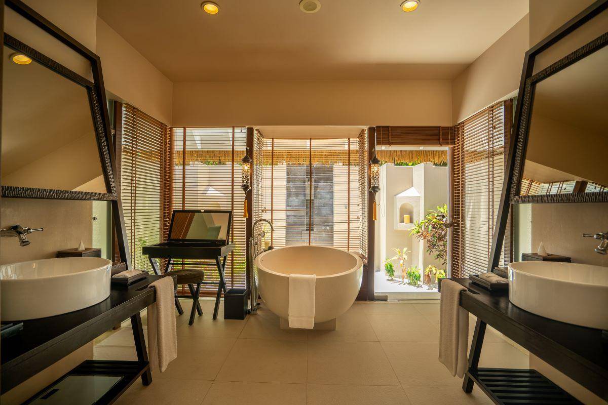 Ayada Maldives, Malediven, Beach Family Suite with Pool, Badezimmer