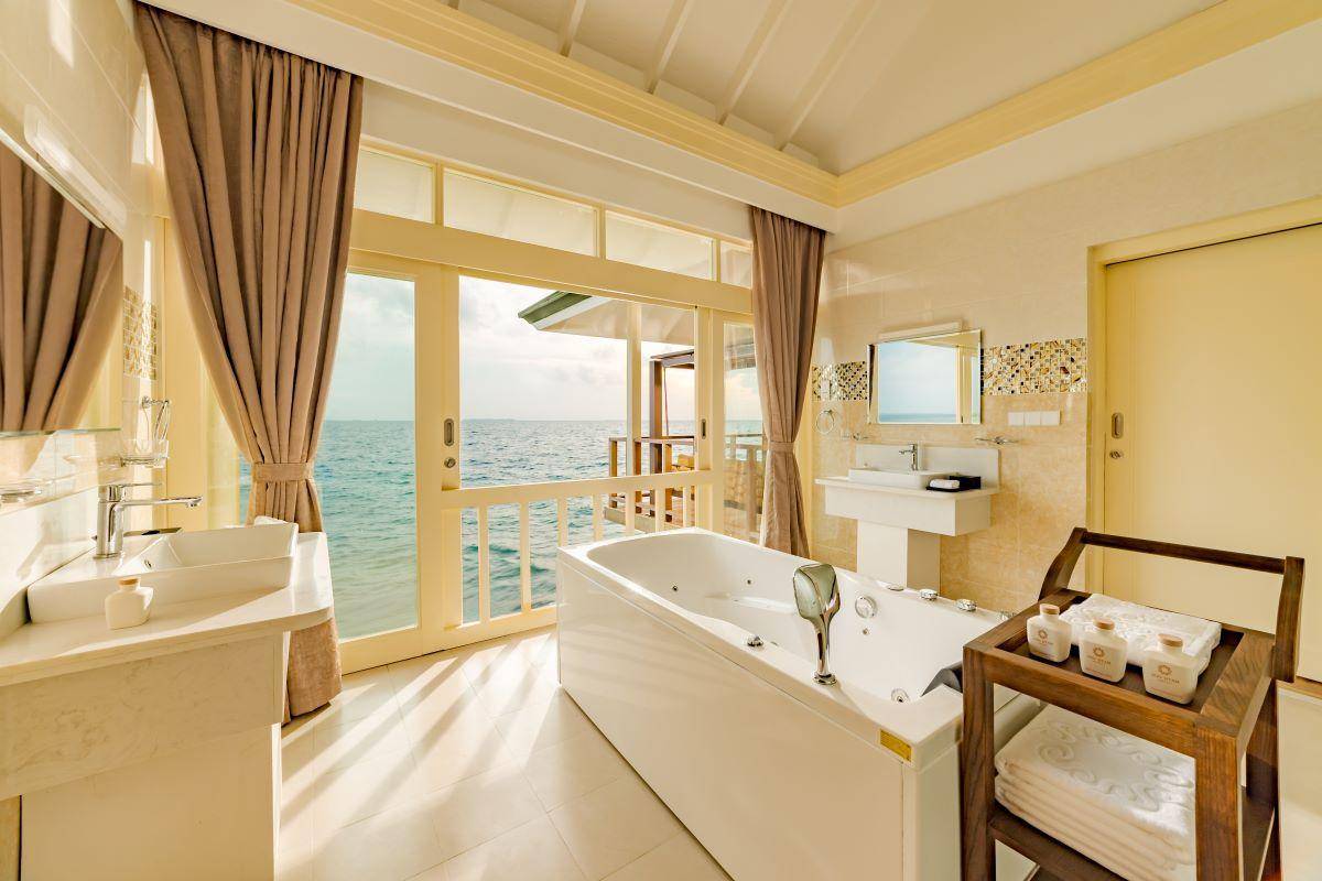Siyam World Maldives, Malediven, Grand Water Pavilion with Pool and Slide, Badezimmer