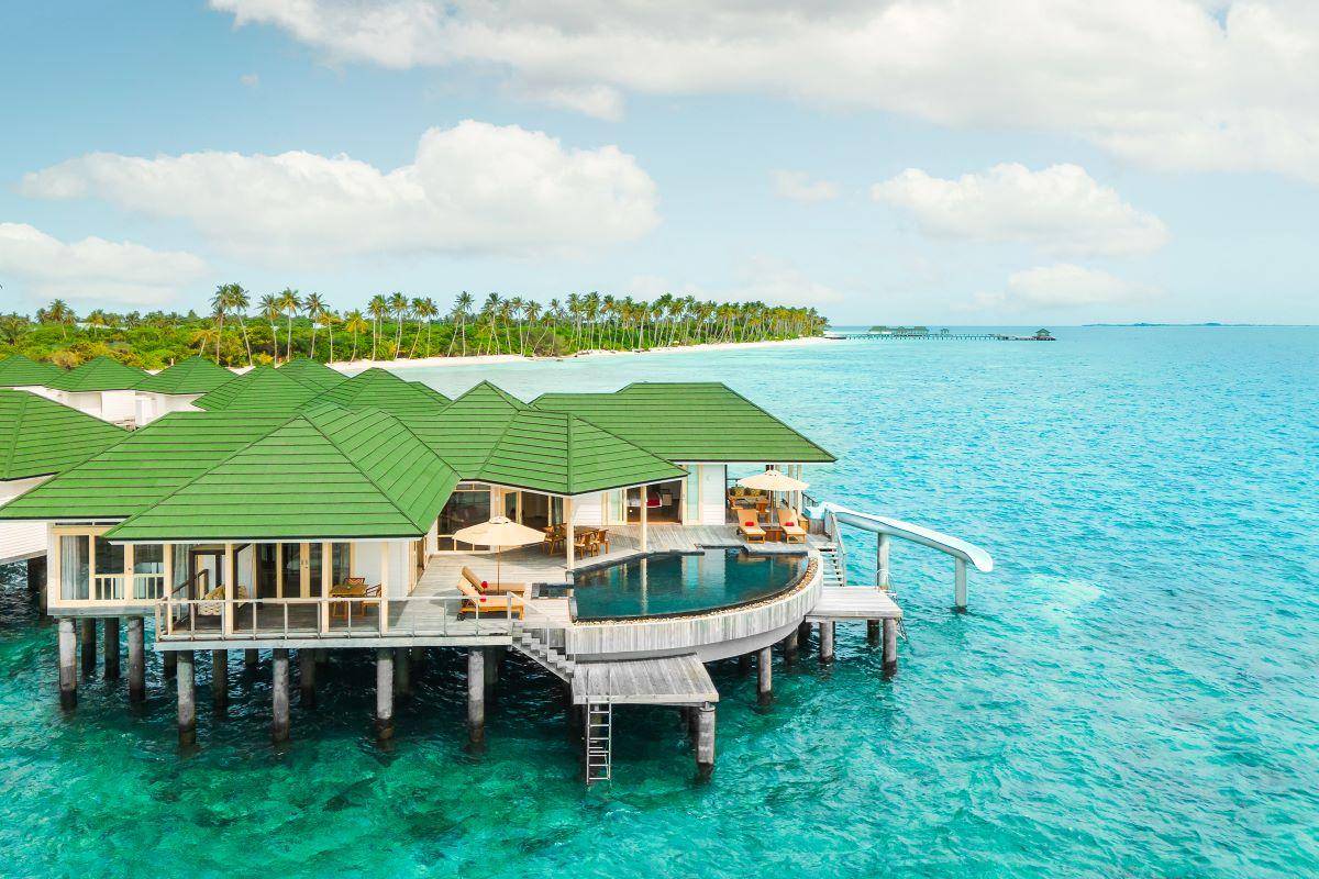 Siyam World Maldives, Malediven, Grand Water Pavilion with Pool and Slide, Luftbild