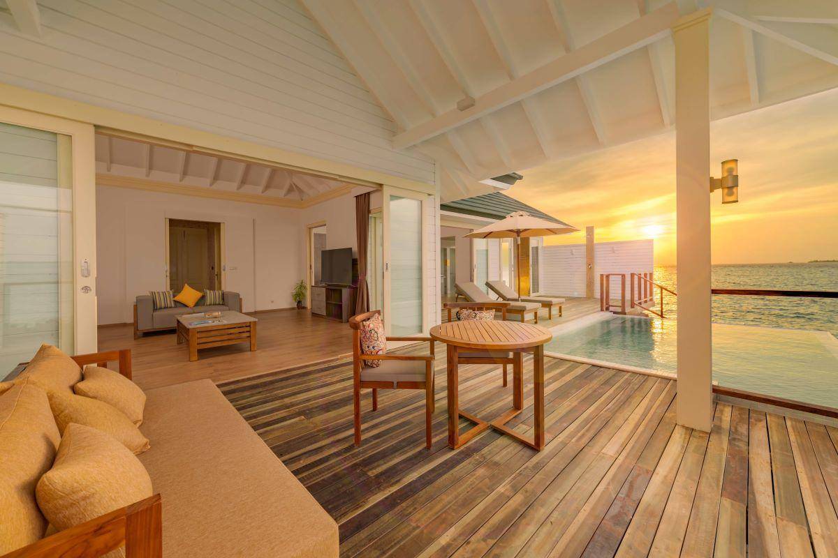 Siyam Wold Maldives, Malediven, Water Pavilion with Pool and Slide, Terrasse mit Pool