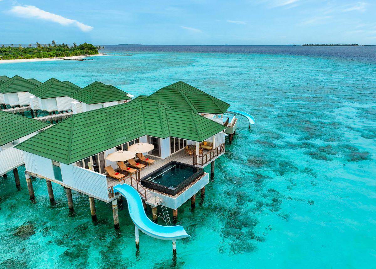 Siyam Wold Maldives, Malediven, Water Pavilion with Pool and Slide, Außenansicht