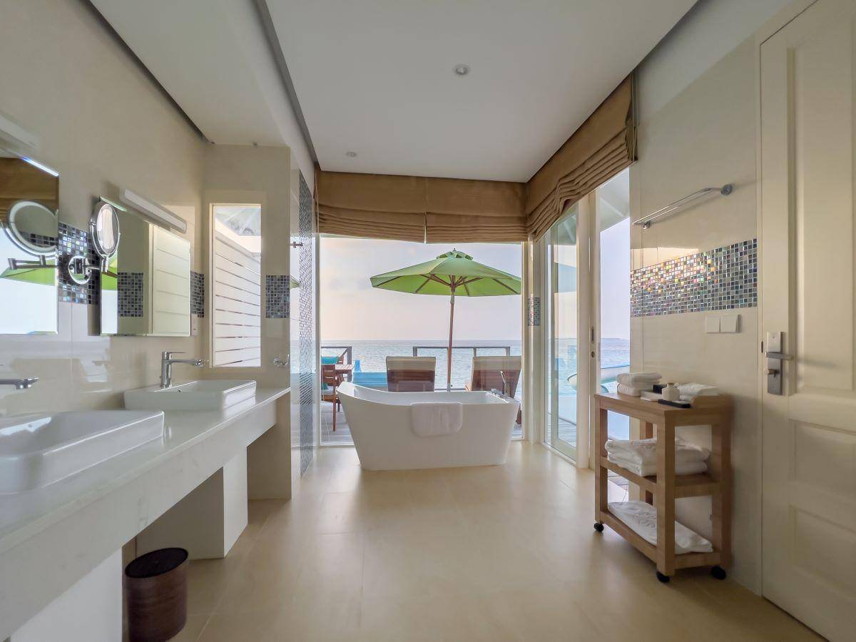 Siyam World Maldives, Malediven, Ocean Villa with Pool and Slide, Badezimmer