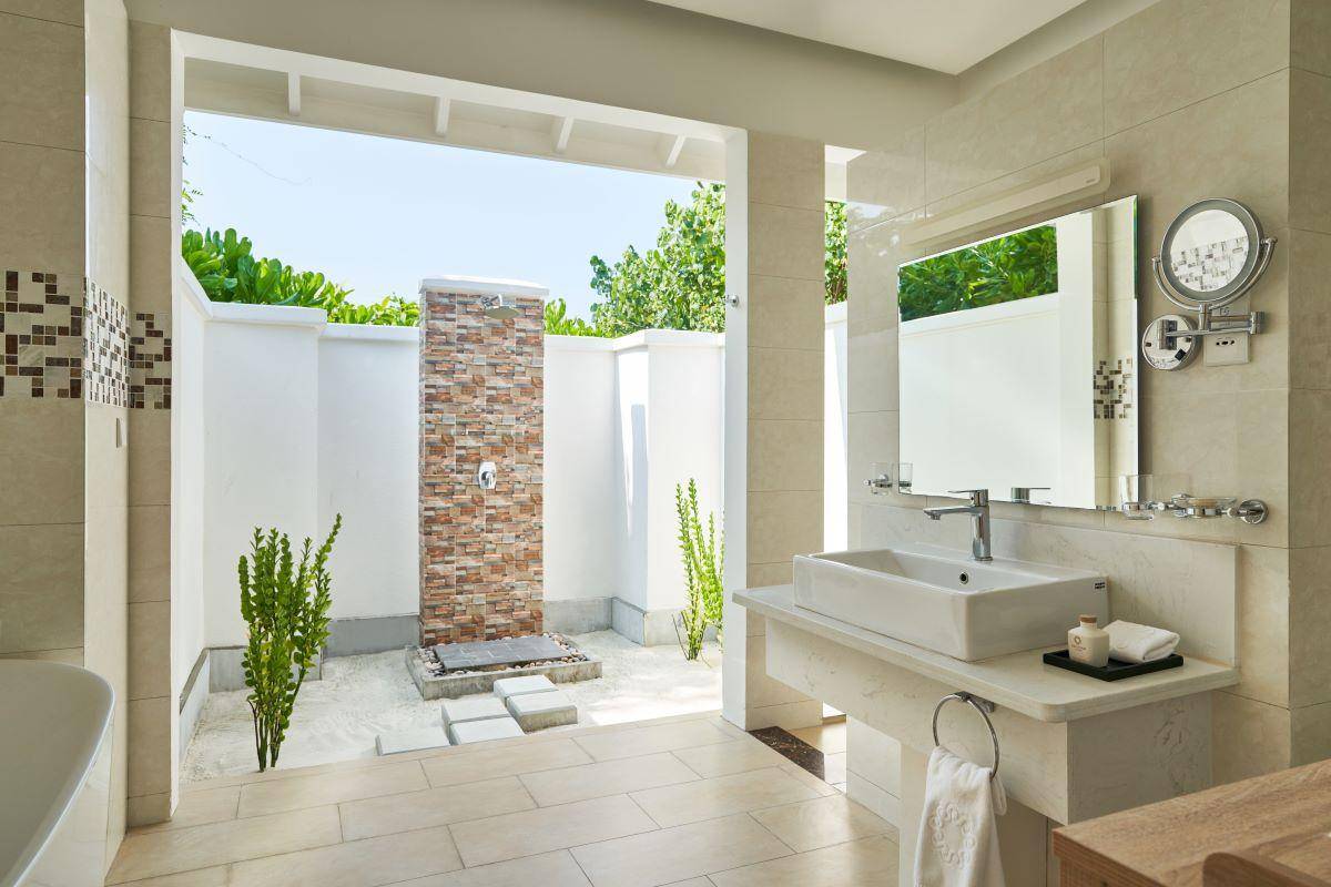 Siyam World Maledives, Malediven, Beach Suite with Pool, Außendusche