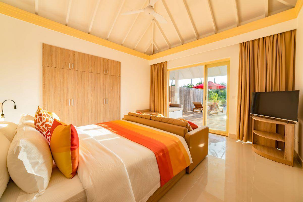 Siyam World Maldives, Malediven, 2 Bedroom Pool Beach Villa, Schlafzimmer mit Ausgang zur Terrasse
