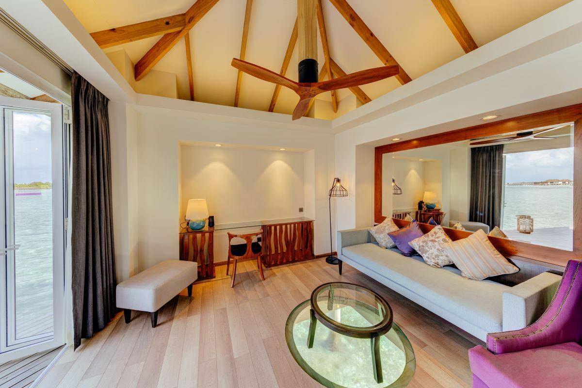 Cinnamon Dhonveli Maldives, Malediven, Overwater Suite, Wohnbereich