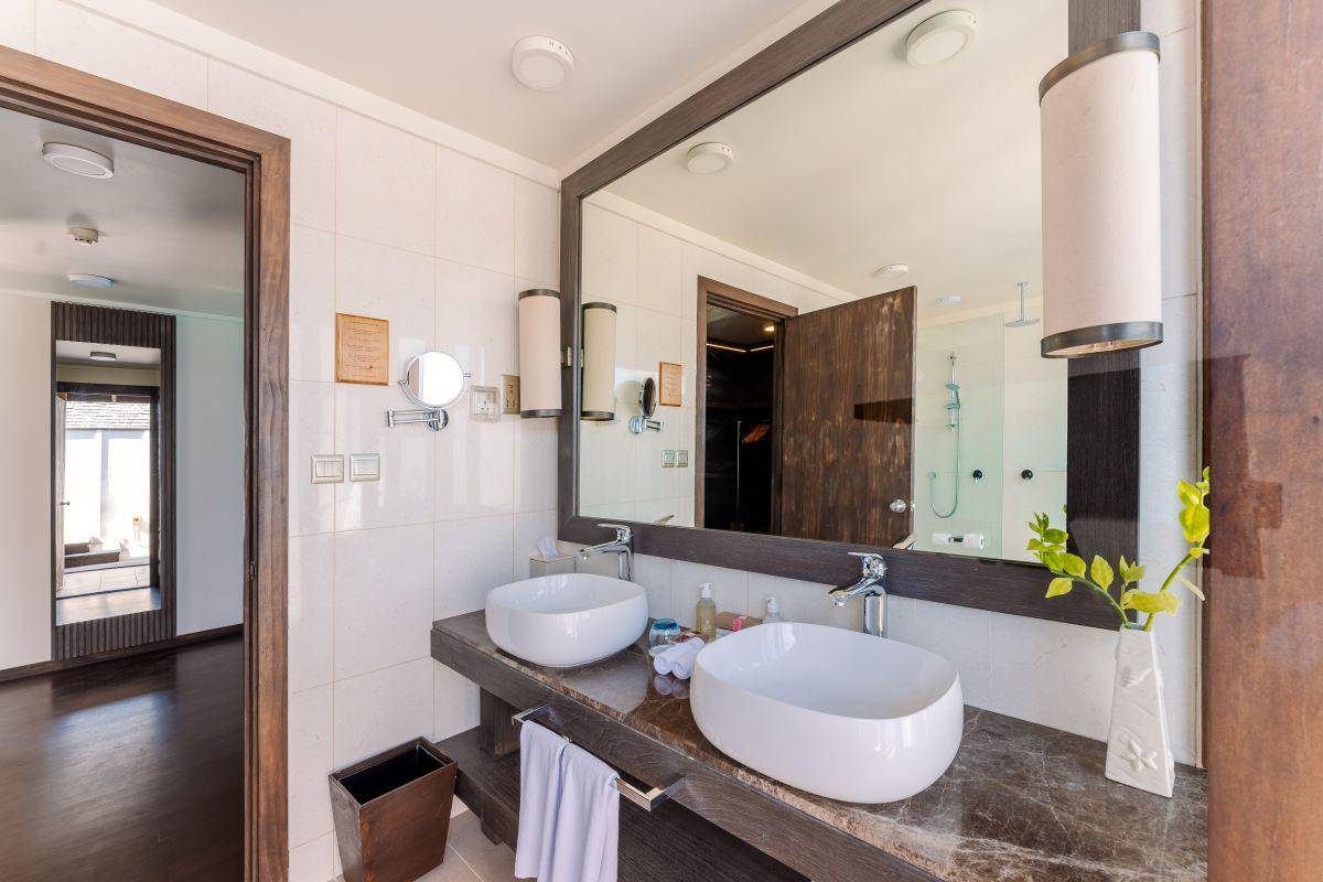 Veligandu Island Resort, Malediven, Ocean Jacuzzi Villa, Badezimmer