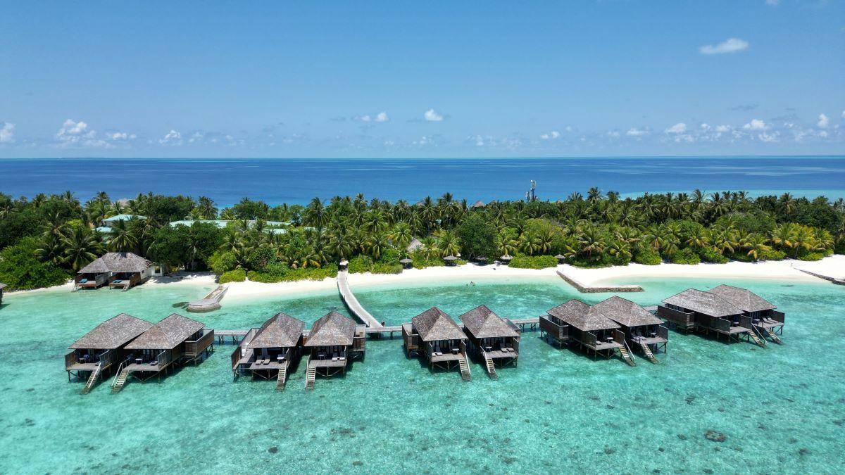 Veligandu Island Resort, Malediven, Ocean Jacuzzi Villa, Luftaufnahme Wasservillen